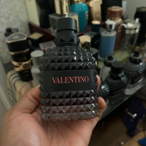 Coral fantasy Valentino parfym  -  Ca 70% kvar