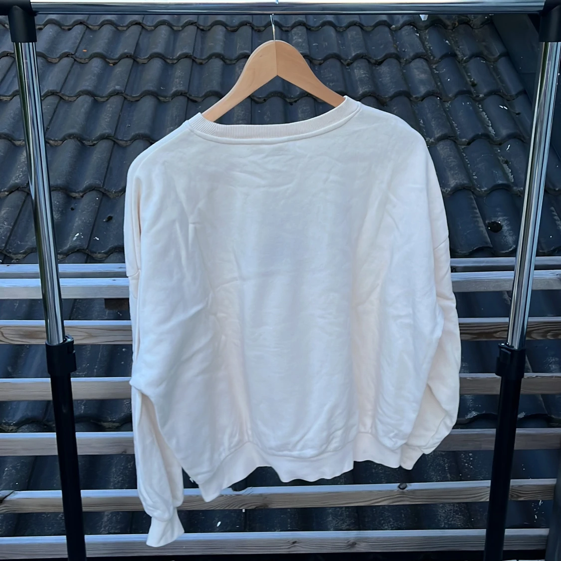 Vit Harvard sweatshirt från H&M - 1