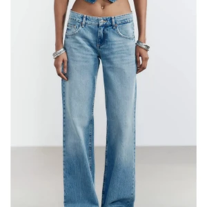 Lågmidjade jeans - Använda en gång, nypris 399