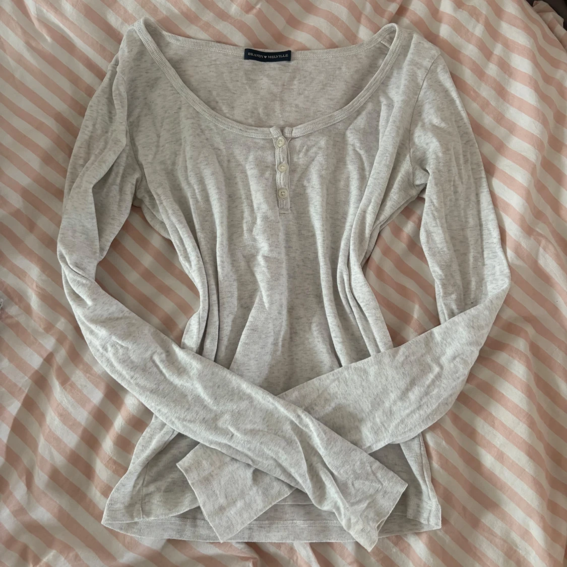 Ljusgrå långärmad topp  - 1