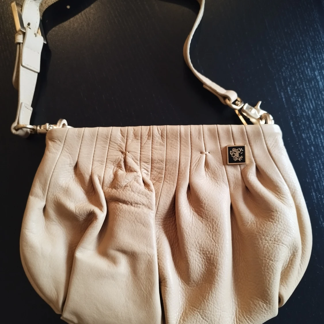 Beige axelväska från Tiger of Sweden - 1