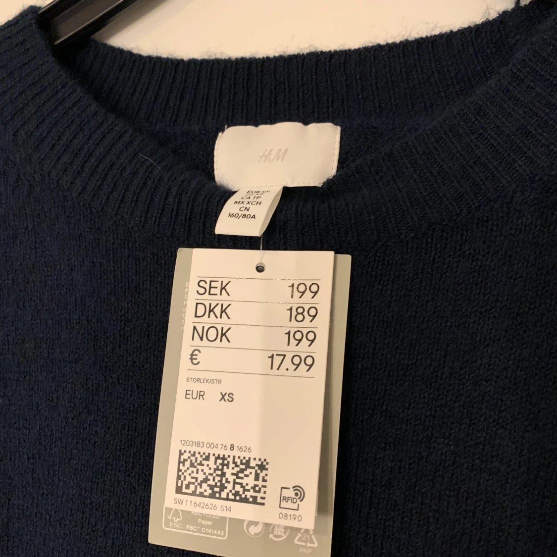 Mörkblå stickad tröja från H&M - 3