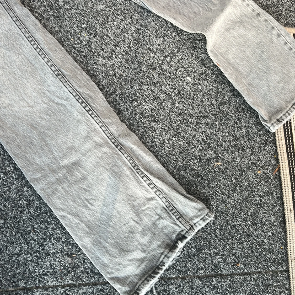 Grå jeans från gina tricot välj pris - 3