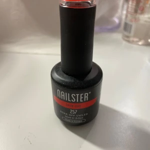 Gellack - Oanvänd gellack från nailster. I färgen 257.