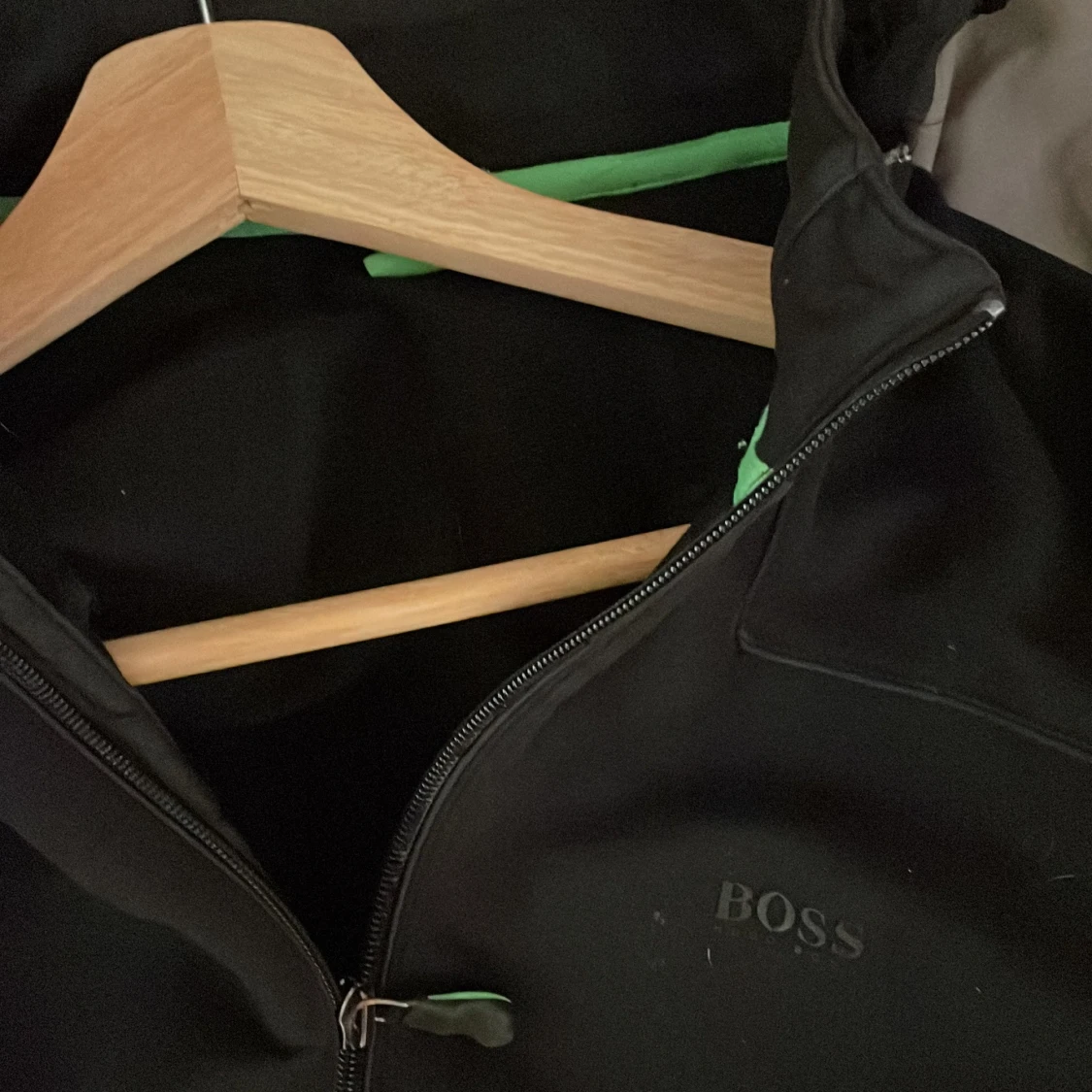 Svart hoodiejacka från BOSS - 1