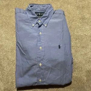 Snygg Ralph lauren skjorta i M - Riktigt snygg Raffe skjorta i storlek m fits L, yarmouth. Skriv vid frågor 