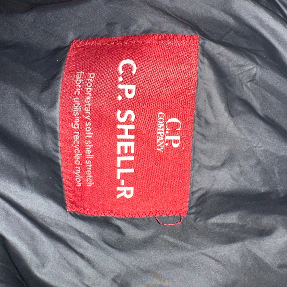 Svart pufferjacka från C.P. Company - 3