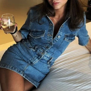 Mango jeansklänning - Så snygg jeansklänning från mango! 