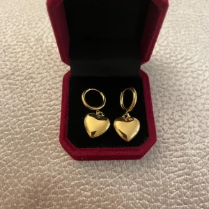 Örhängen  - Rostfrittstål, ny oanvänd