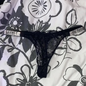 Victoria secret underkläder  - Helt nya och oanvända. Superfina. En för 299kr, två för 399kr ❤️ köparen står för frakten. Storlek M men passar även S och XS