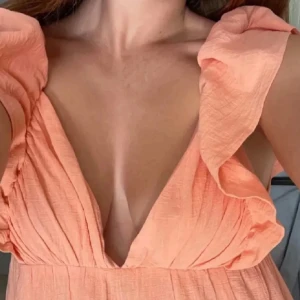 Volang klänning❤️ - Jättefin volangklänning från Hm i storlek S/M i väldigt fint skick. Pris kan diskuteras. Tryck gärna på köp nu!❤️