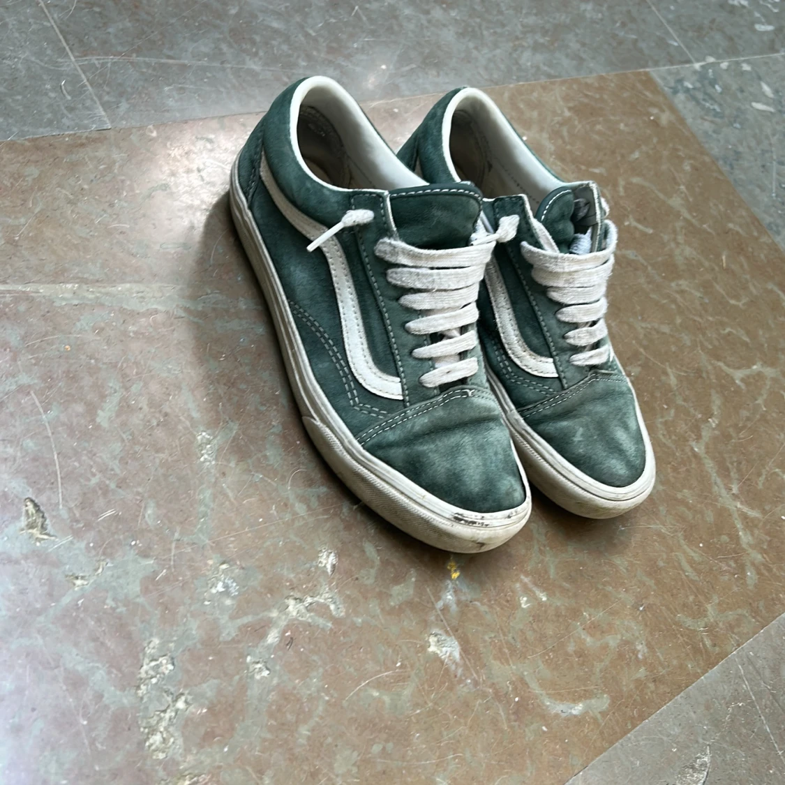 Gröna sneakers från Vans med vit sula - 1