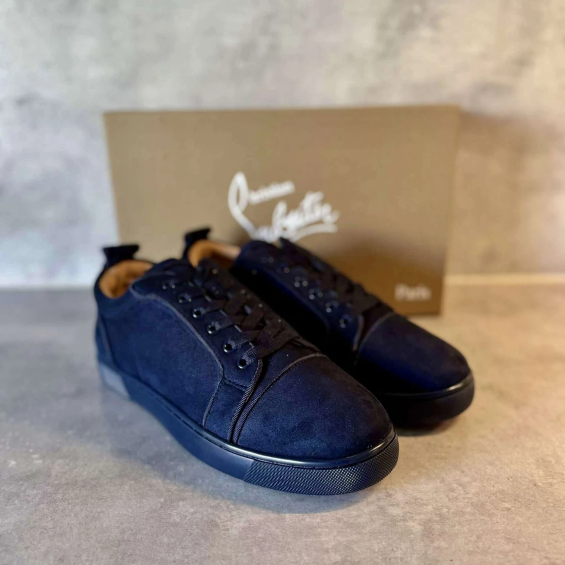 Mörkblå sneakers från Christian Louboutin