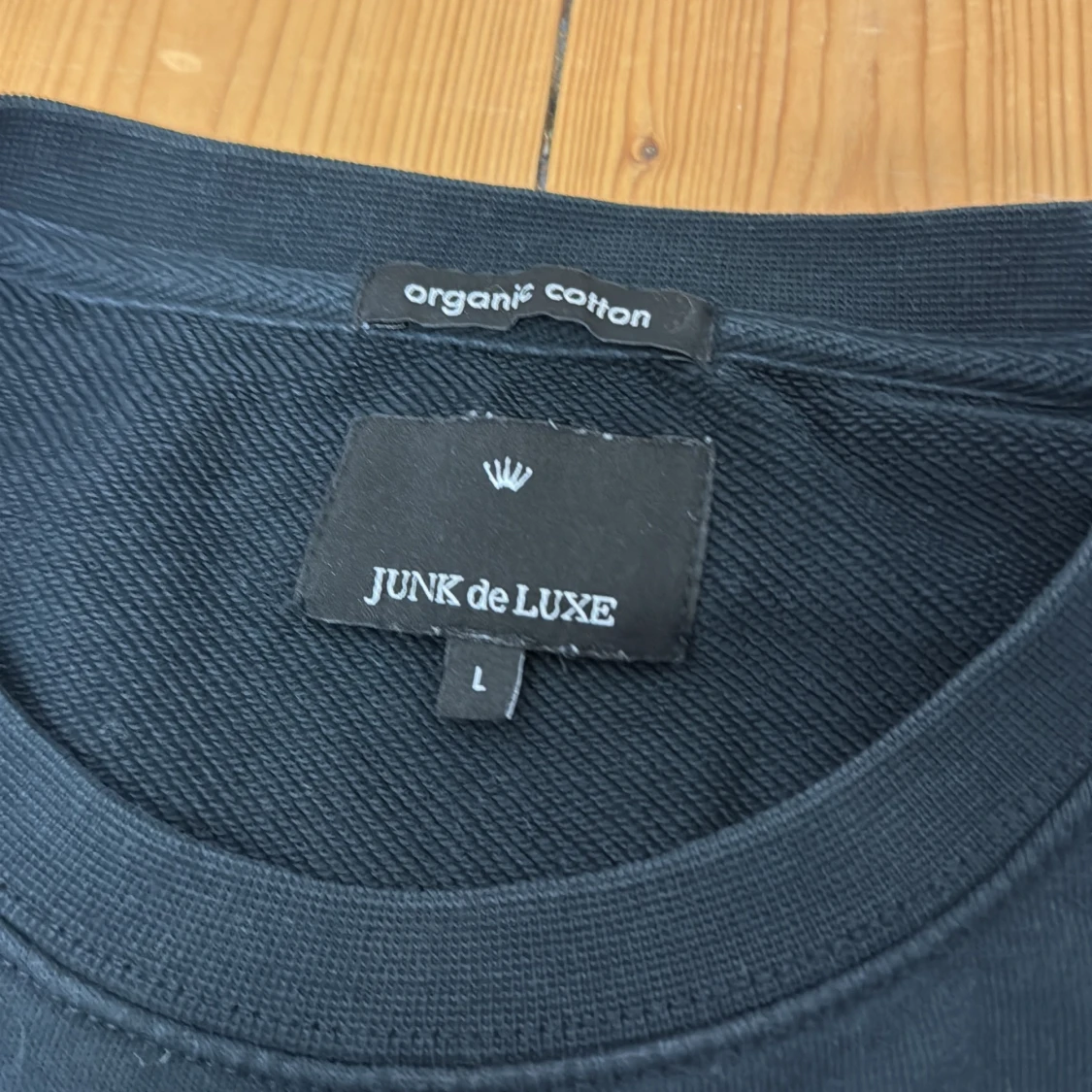 Svart sweatshirt från Junk de Luxe - 3