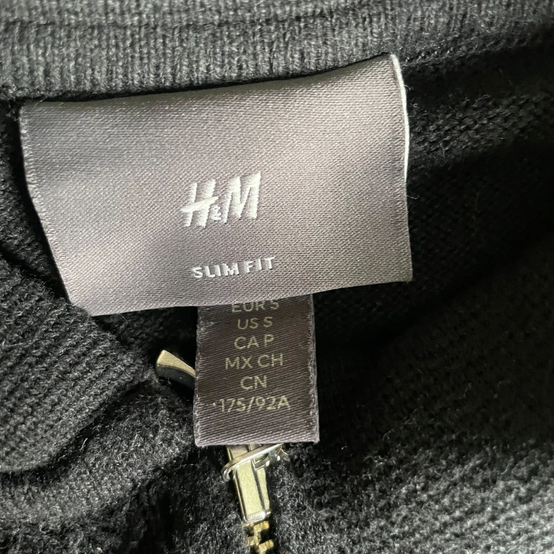 Svart pikétröja med dragkedja från H&M - 2