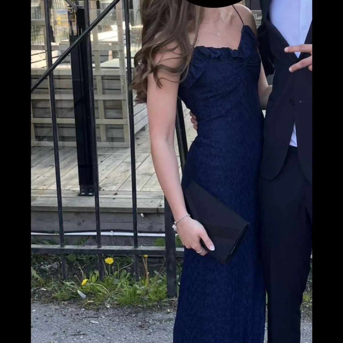 Marinblå långklänning med smala axelband