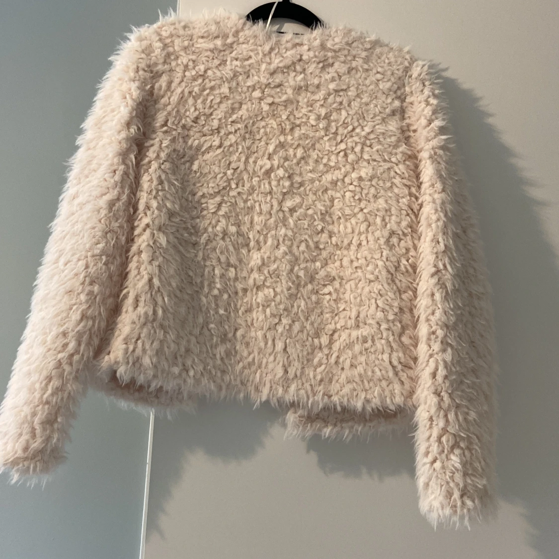 Beige fluffig pälsjacka - 1