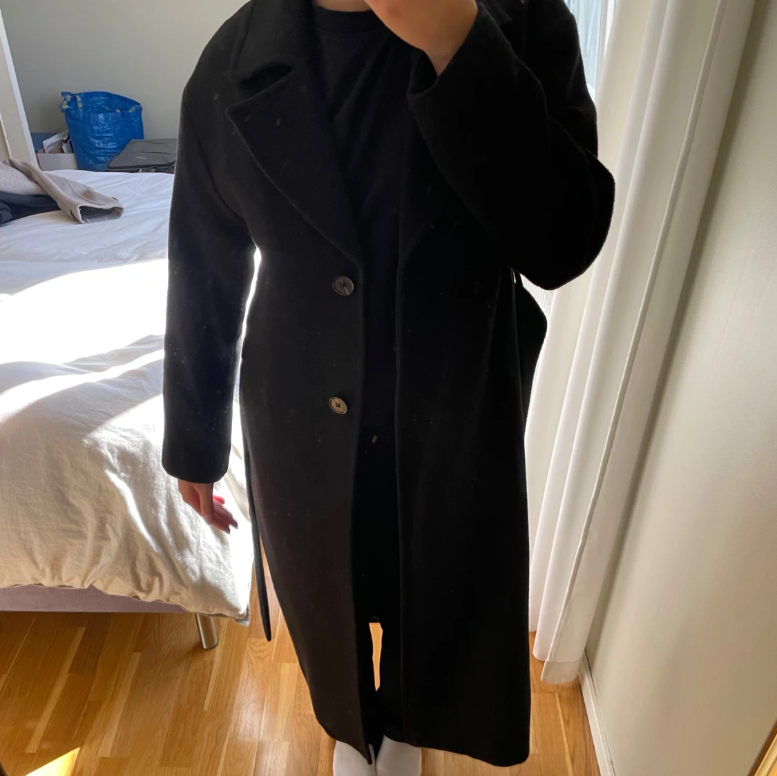 Svart lång kappa med bälte  - 1