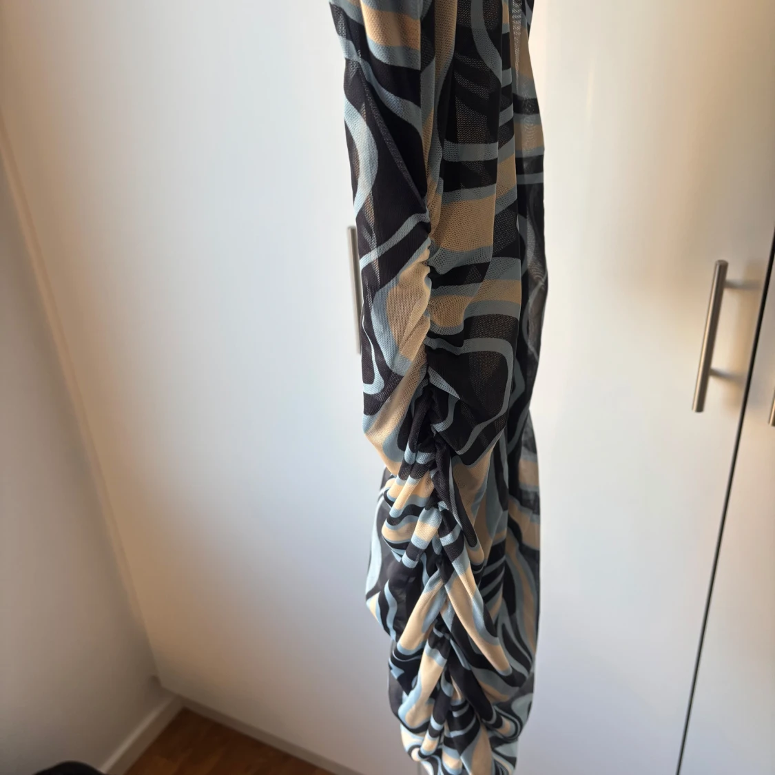 Mönstrad klänning från Vero Moda - 1