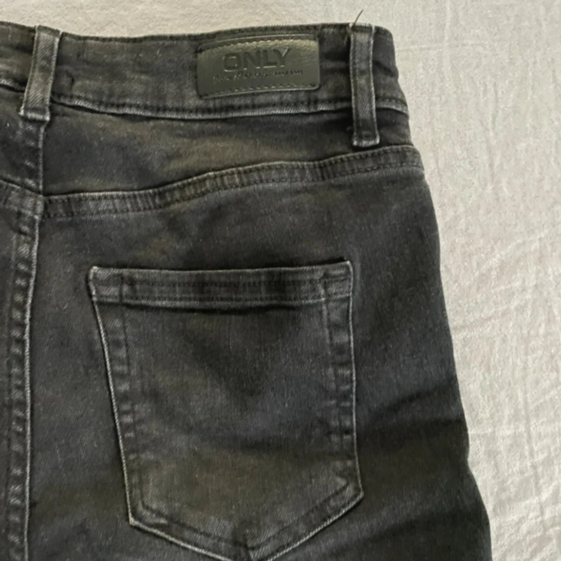 Svarta bootcut jeans från ONLY, storlek M - 1