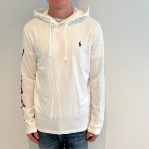 Ralph lauren hoodie  - Köp sker nu via ricodelluxury.com  