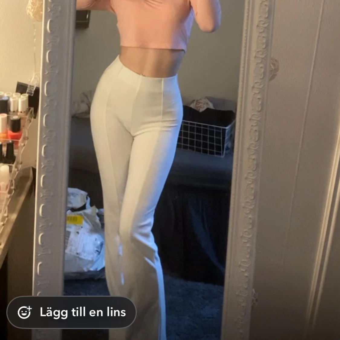 Vita bootcut byxor med hög midja