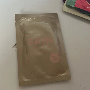 Face mask från makeup mekka - Ny. Face mask for bed ny pris 30-50 mitt pris 25