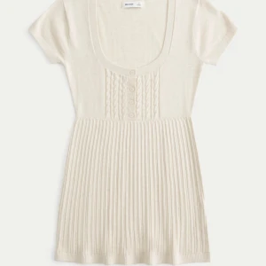 Babydoll top från  Hollister - Jätte fin Babydoll top från Hollister. Aldrig använd och har prislappen kvar. I storlek xs.