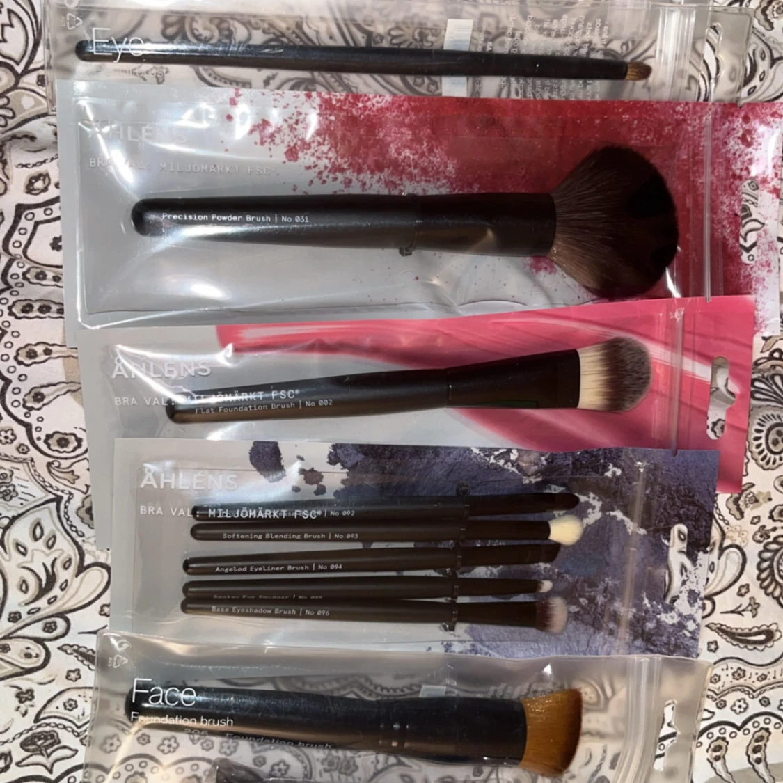 Set med sminkborstar från Åhléns