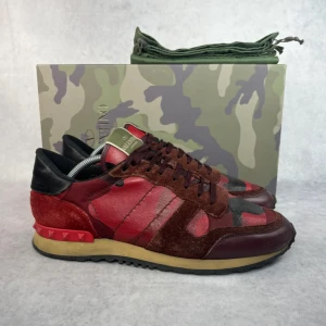 Valentino rockrunner sneaker - – Condition: 7/10  – What is included: Only the sneakers  – Retail price: 8515 SEK