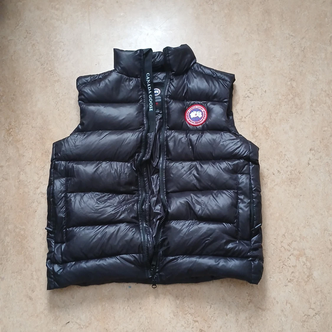 Svart dunväst från Canada Goose