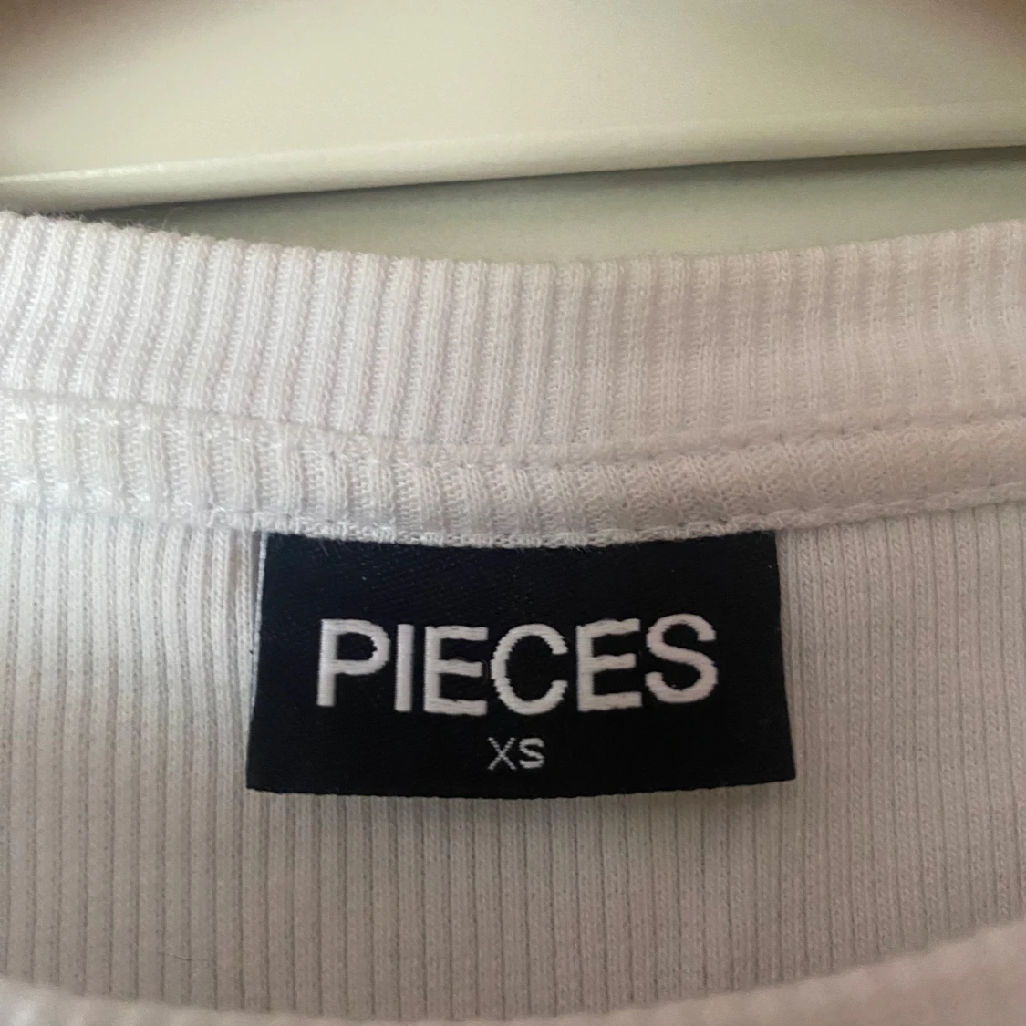  Pieces - 2
