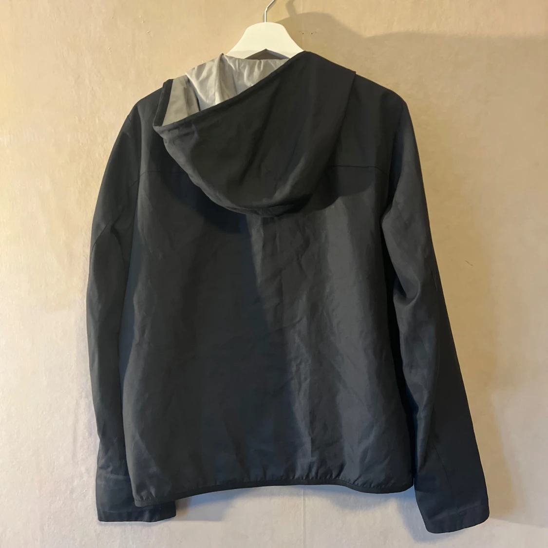 Svart vindjacka från Hugo Boss - 2