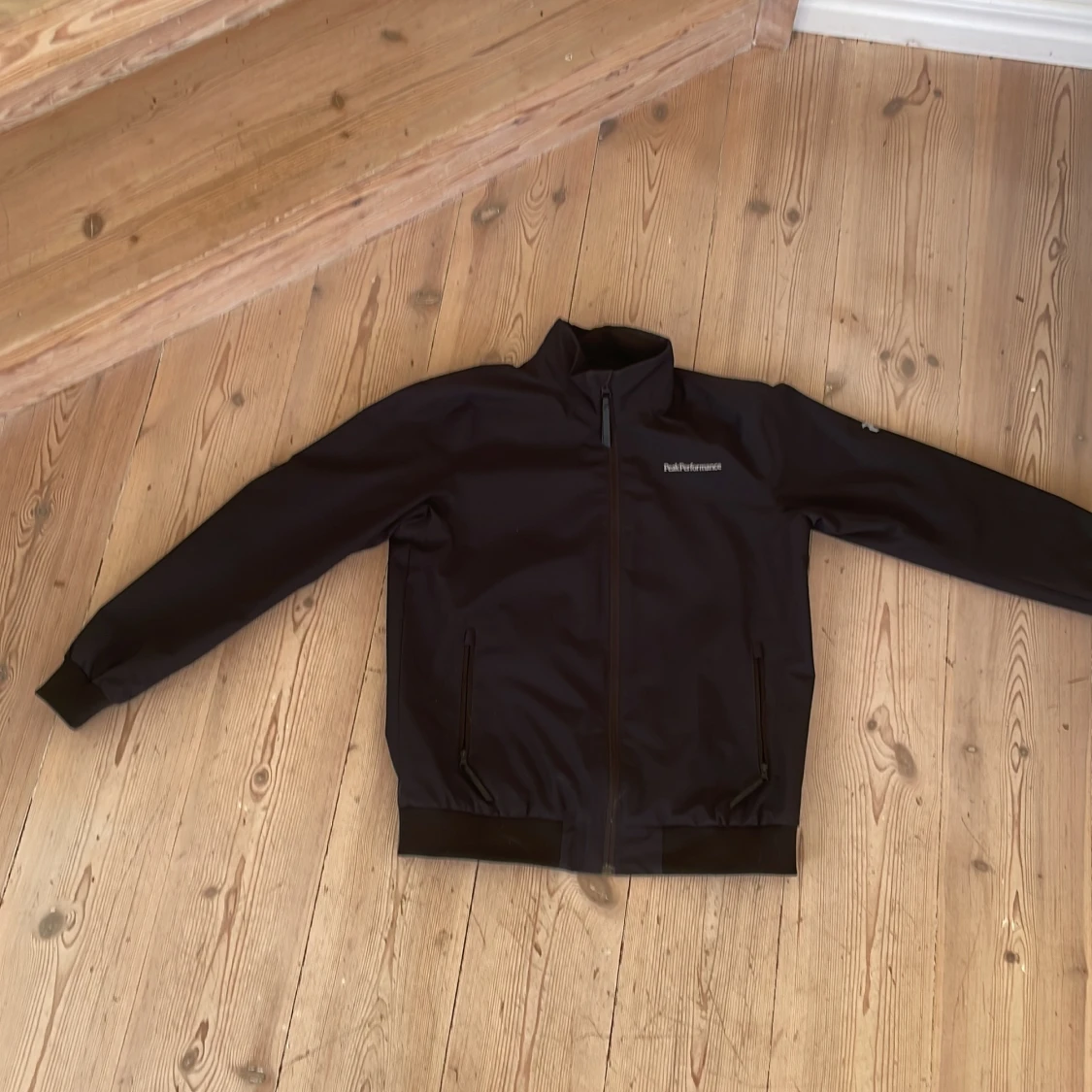 Svart jacka från Peak Performance