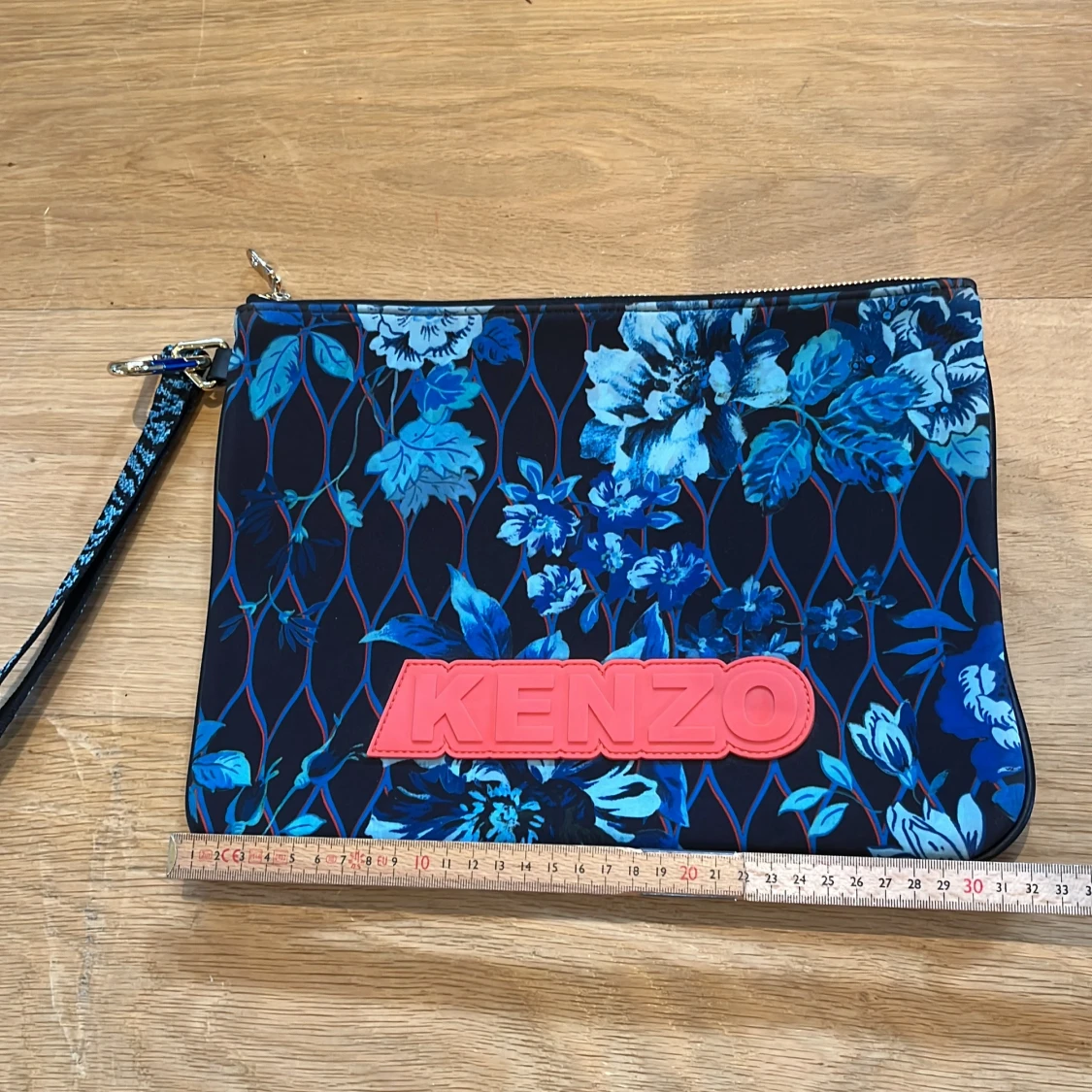 Blommig och leopardmönstrad kuvertväska från Kenzo - 2