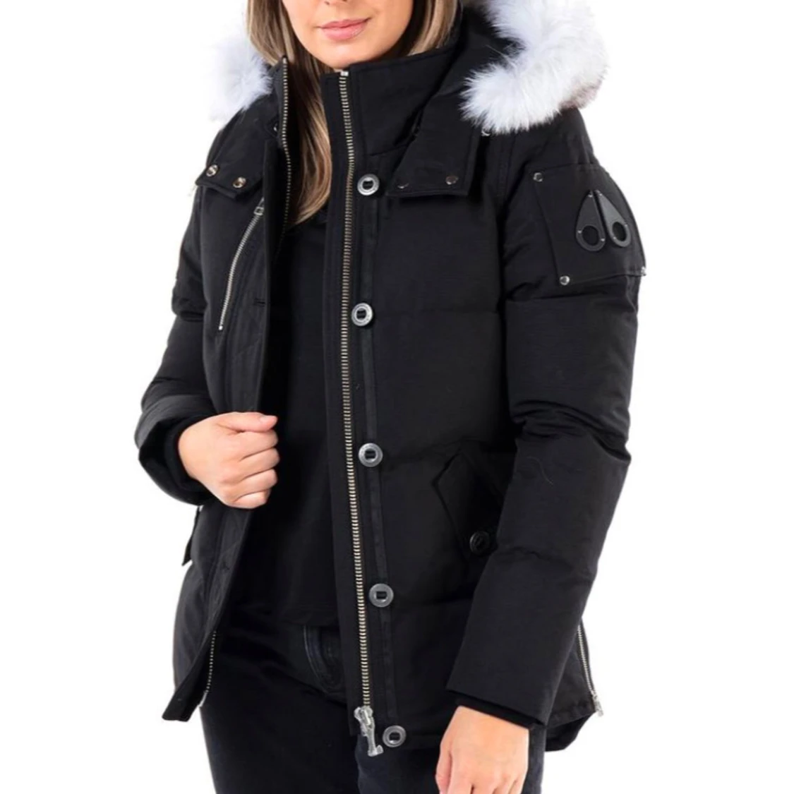 Svart dunjacka med pälsdetaljer - 1