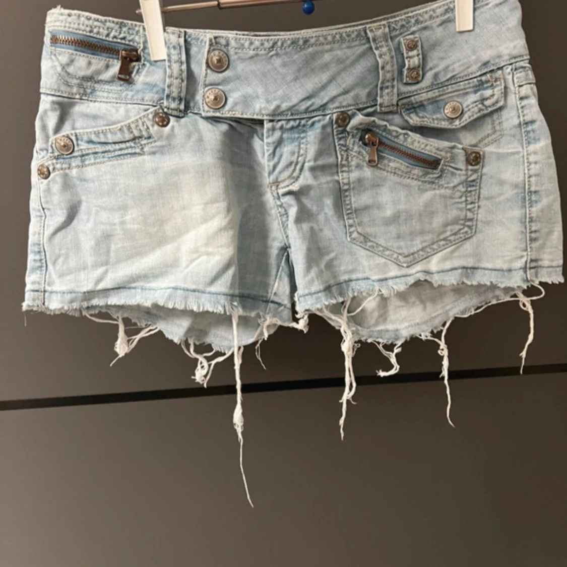 Low waist jeansshorts från R.marks