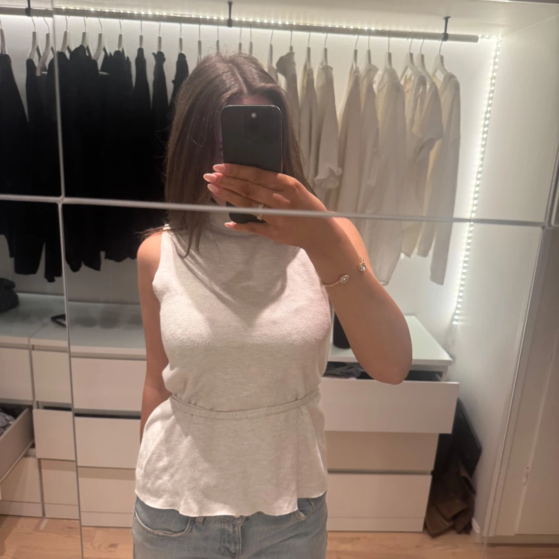  ärmlös topp med knytband/kan tas bort 