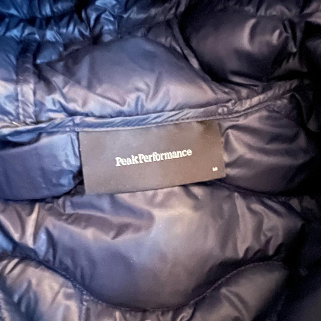 Mörkblå dunjacka från Peak Performance - 1
