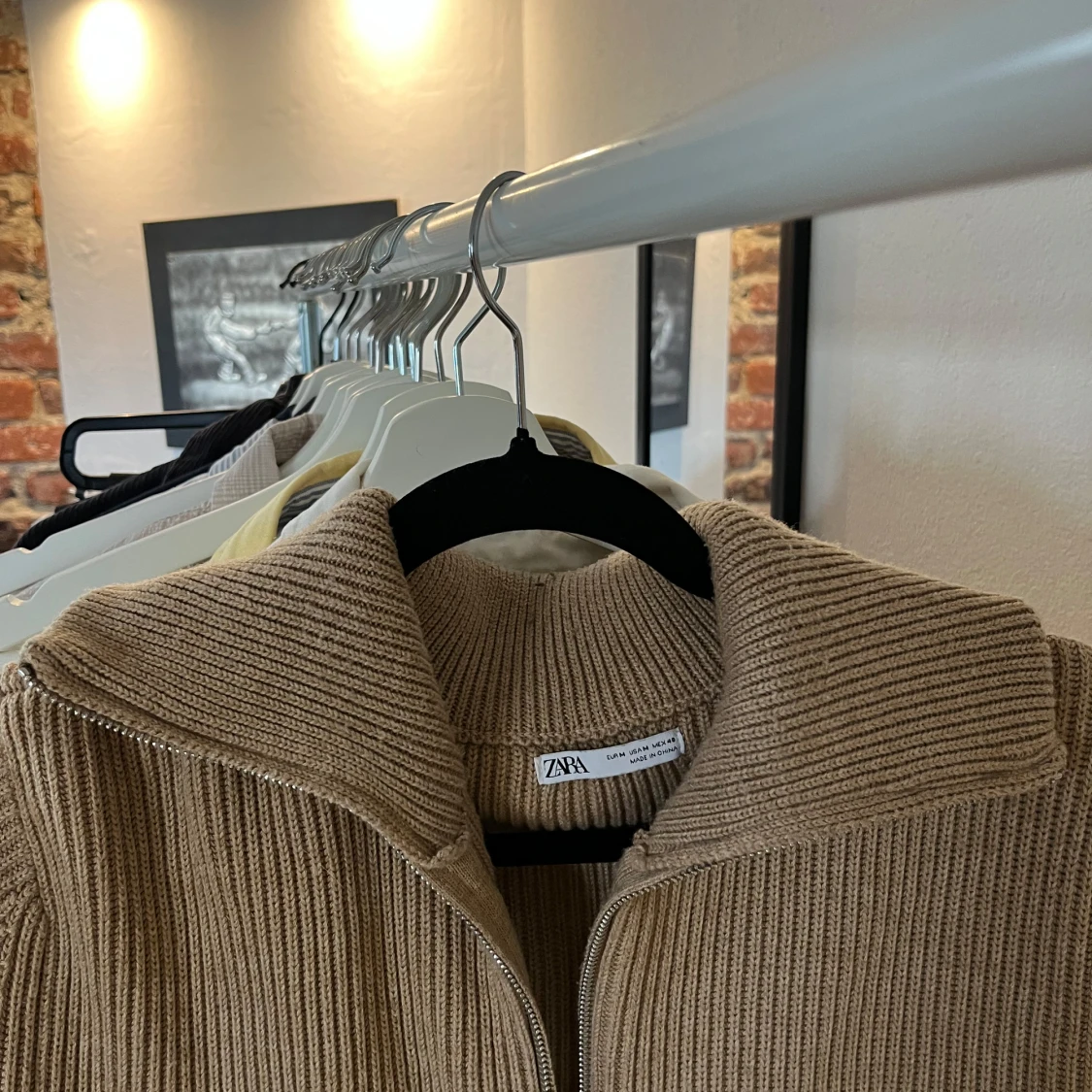 Beige ribbad kofta från Zara - 2