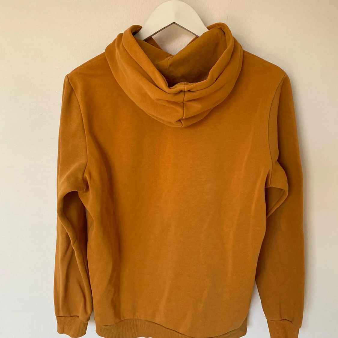 Orange hoodie från Puma - 1