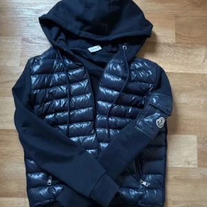 Moncler cardigan äkta - Storlek M moncler 