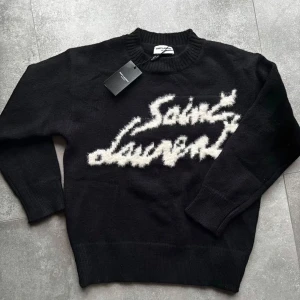 Yves Saint Laurent Sweater - Nytt skick. YSL sweater storlek S