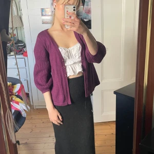 Lila kofta med puffärmar - Så cute! Gamla h&m så kvaliteten är 10/10