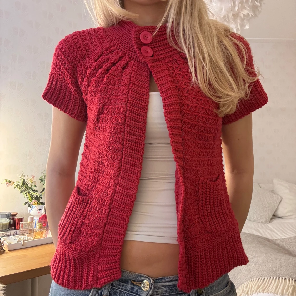 Röd kortärmad kofta