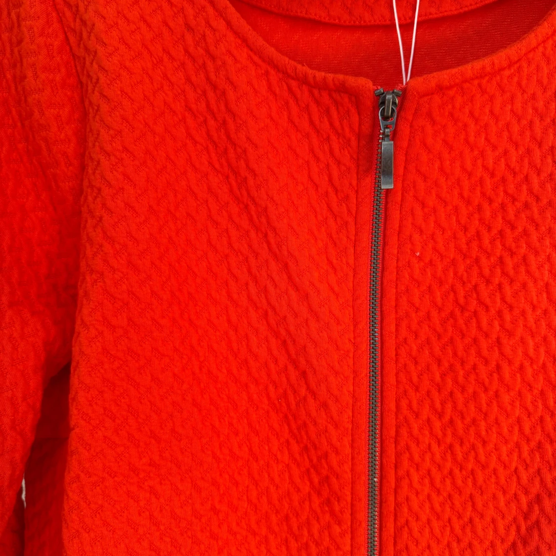 Ny, oanvänd, röd orange jacka från Vila!  - 1