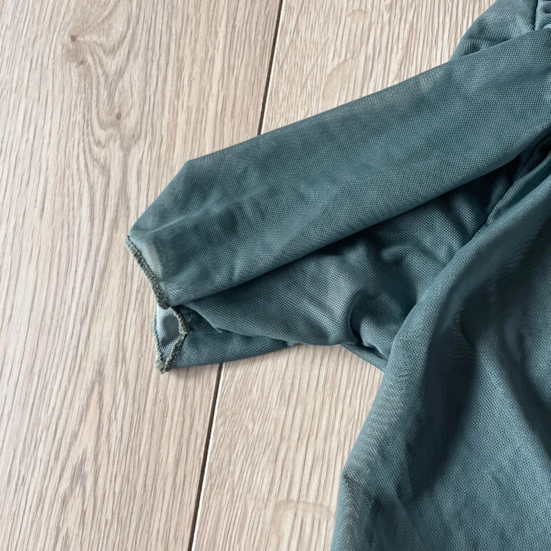 Grön transparent cover upp med knytband - 2