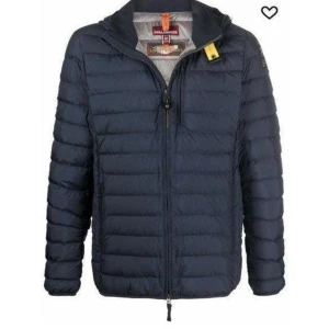 Parajumpers PJS jacka - Säljer min parajumpers jacka, inga skador eller liknande. Köptes in för över 6000kr.