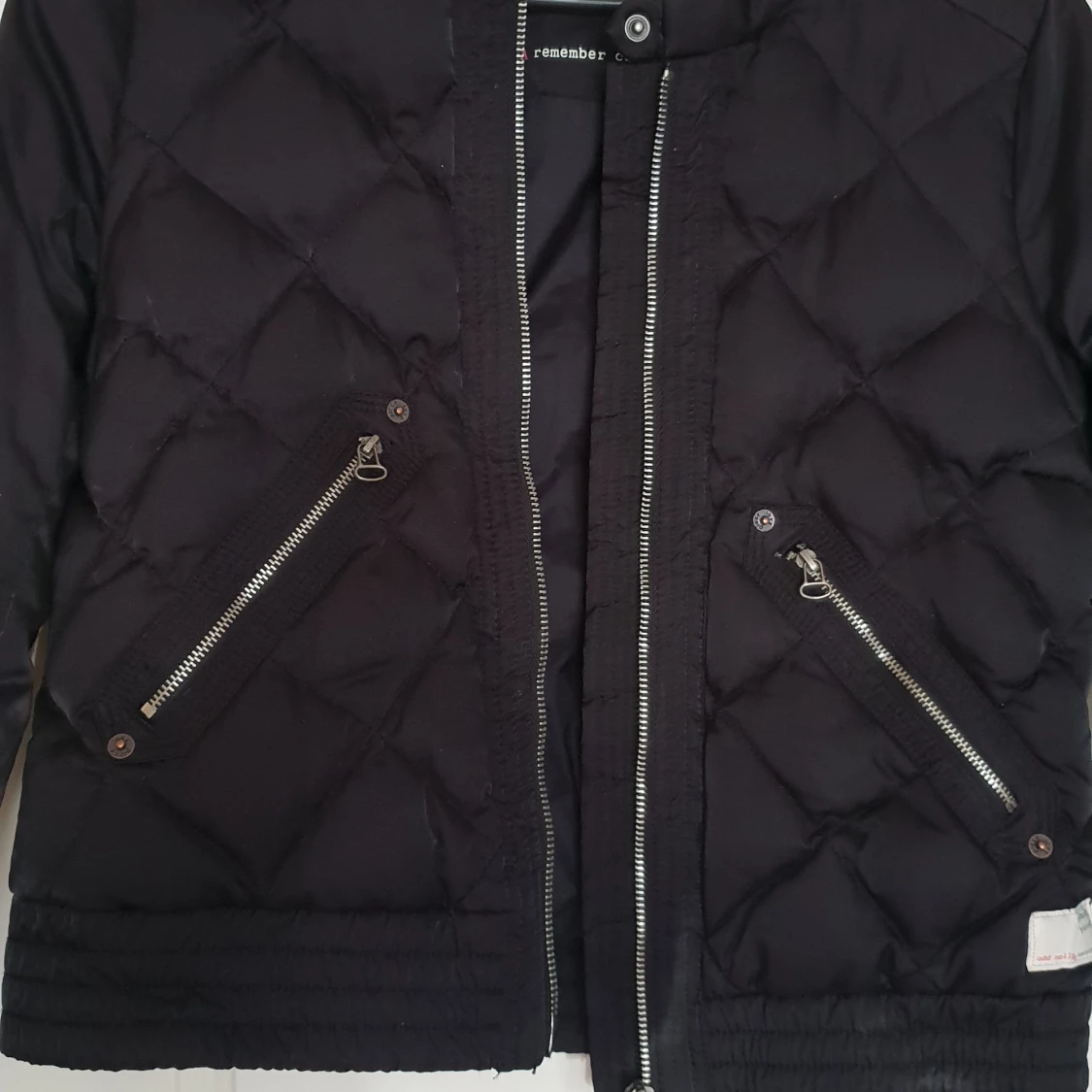 Svart quiltad pufferjacka från Reason - 2
