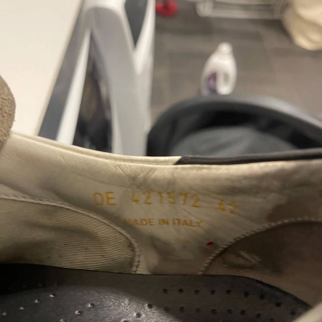 Vita sneakers med stjärnor från Saint Laurent, 700 så får ni dem vid snabb affär!! - 4